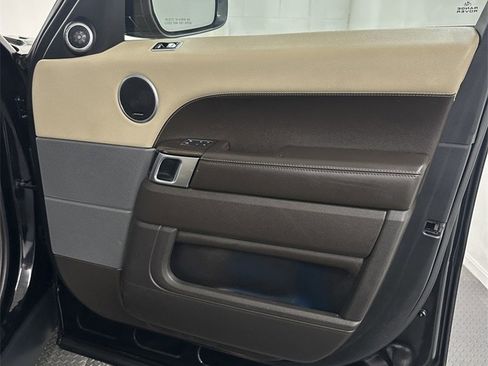 Used 2018 Land Rover Range Rover Sport HSE image 35