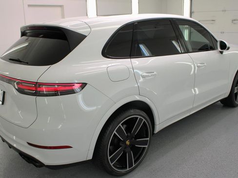 Used 2021 Porsche Cayenne image 10