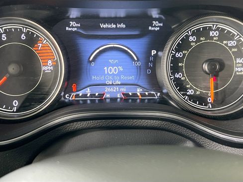 Used 2022 Jeep Cherokee Latitude Lux w/ Sun & Sound Group AWD/4WD image 12