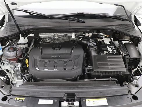 Used 2024 Volkswagen Tiguan Wolfsburg Edition image 29