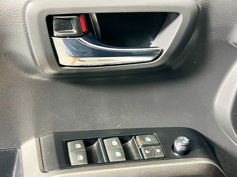 Used 2023 Toyota Tacoma TRD Off-Road image 16