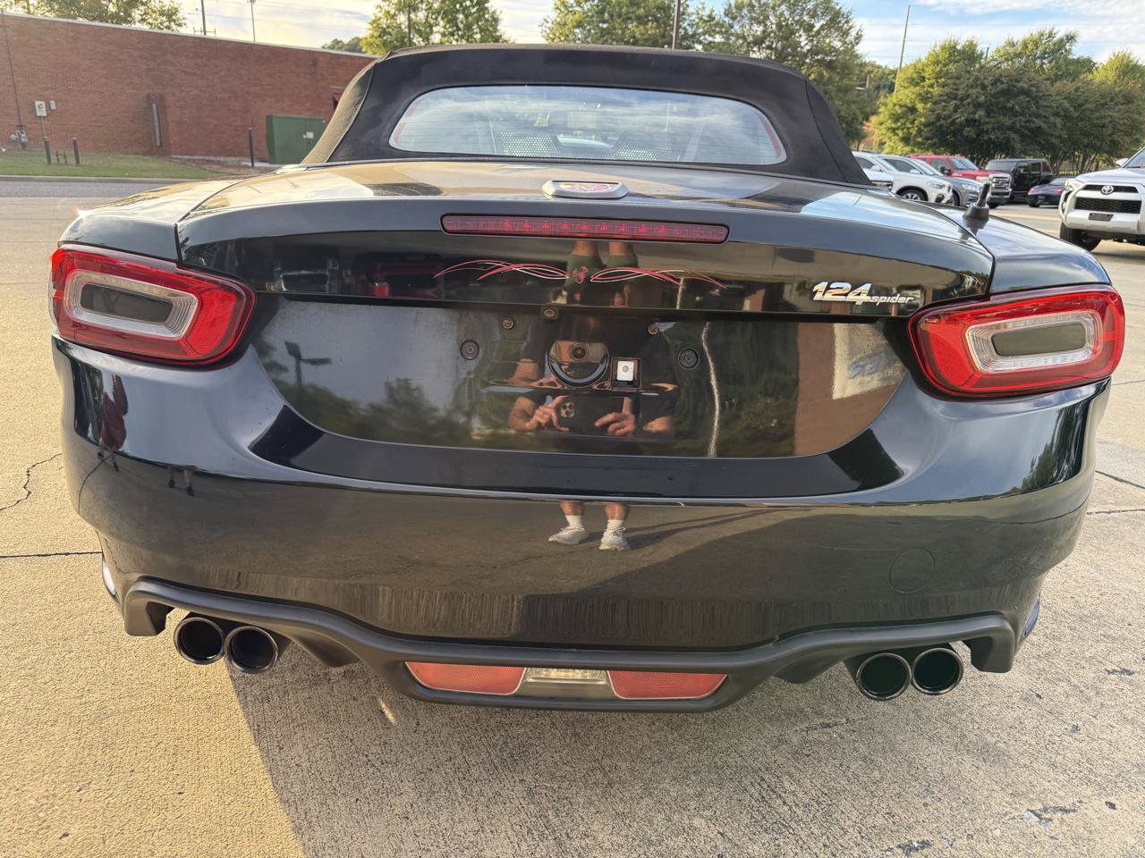 Used 2017 FIAT 124 Spider Abarth RWD image 3