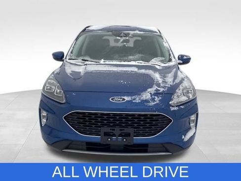 Used 2022 Ford Escape Titanium AWD/4WD image 2