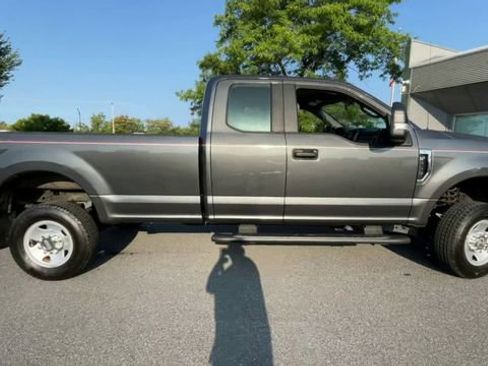 Used 2017 Ford F250 XL w/ Power Equipment Group AWD/4WD image 9