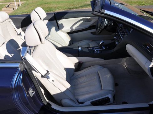 Used 2012 BMW 650i xDrive Convertible image 25