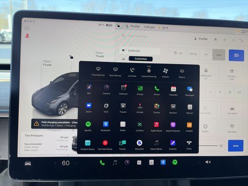 Used 2022 Tesla Model Y Long Range image 36