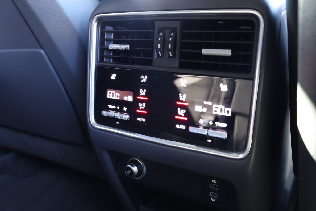 Used 2020 Porsche Cayenne E-Hybrid AWD/4WD image 21