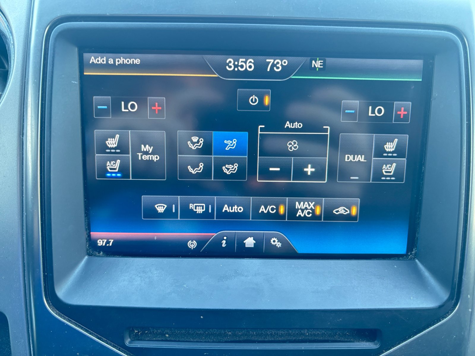 Used 2014 Ford F150 FX4 w/ Equipment Group 402A Luxury AWD/4WD image 17