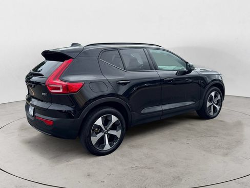 Used 2026 Volvo XC40 B5 Plus AWD/4WD image 7