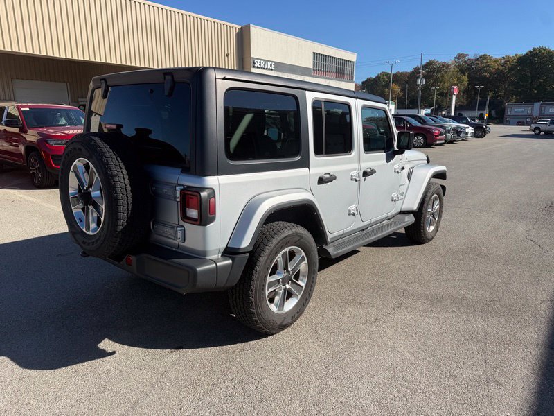 Used 2022 Jeep Wrangler Unlimited Sahara w/ Cold Weather Group AWD/4WD image 12