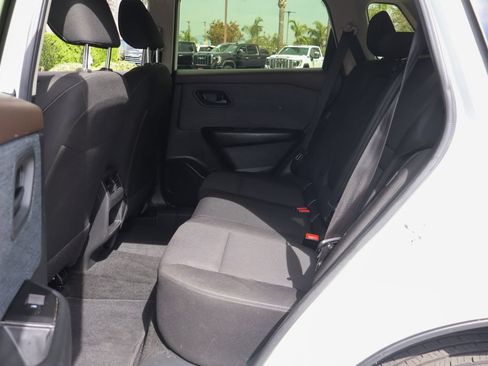 Used 2023 Nissan Rogue S FWD image 32