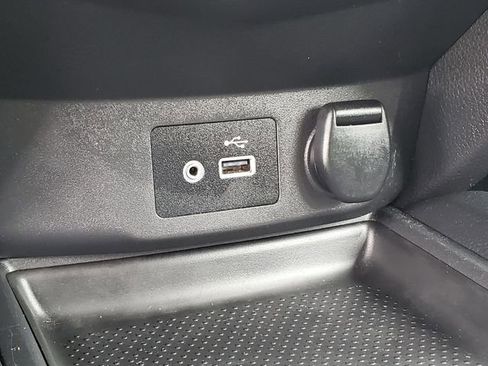 Used 2018 Nissan Rogue SV w/ Premium Package image 25