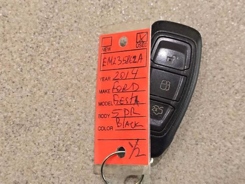 Used 2014 Ford Fiesta Titanium FWD image 33