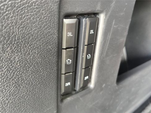 Used 2024 Ford Expedition XLT RWD image 8