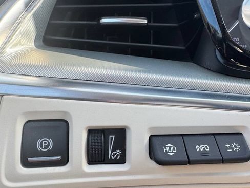 Certified 2024 Cadillac XT5 Premium Luxury w/ Technology Package FWD image 19