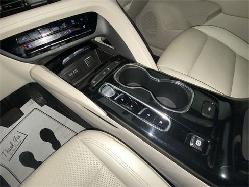 Used 2023 Buick Envision Essence image 20