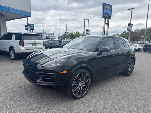 Used 2023 Porsche Cayenne S Platinum image 5