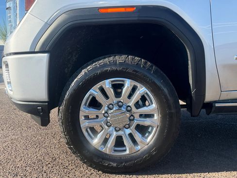 Used 2022 GMC Sierra 3500 Denali w/ Denali Ultimate Package image 11