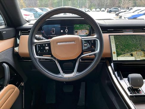 Used 2024 Land Rover Range Rover Sport SE image 6
