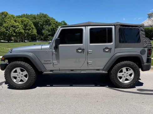 Used 2014 Jeep Wrangler Unlimited Sport w/ Quick Order Package 23S AWD/4WD image 4