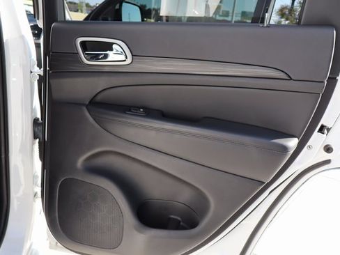 Used 2021 Jeep Grand Cherokee Laredo X image 27