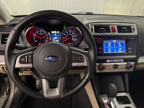 Used 2017 Subaru Outback 2.5i image 5