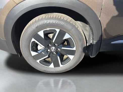 Used 2025 Nissan Kicks SV AWD/4WD image 36