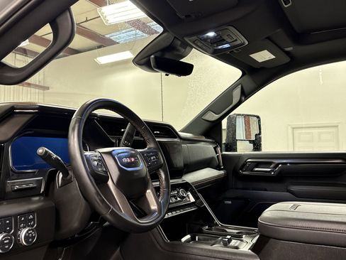 Used 2025 GMC Sierra 2500 AT4 w/ AT4 Premium Plus Package image 10