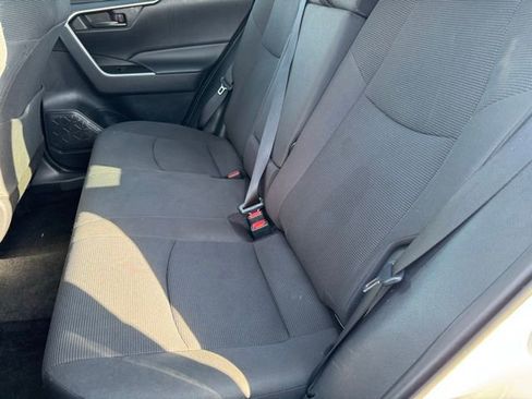 Used 2020 Toyota RAV4 LE image 6