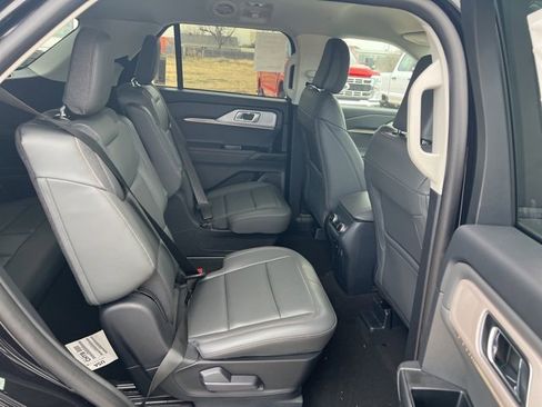 New 2025 Ford Explorer Active w/ Active Comfort Package image 10
