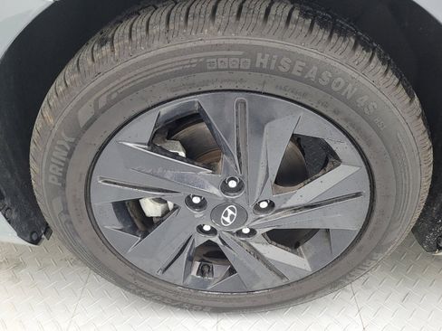 Used 2023 Hyundai Elantra SEL w/ Preferred Accessory Package image 31