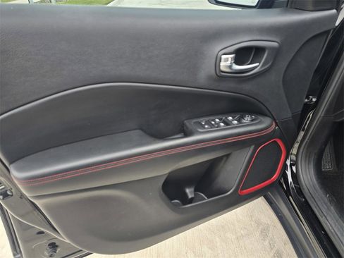 Used 2019 Jeep Compass Trailhawk image 22