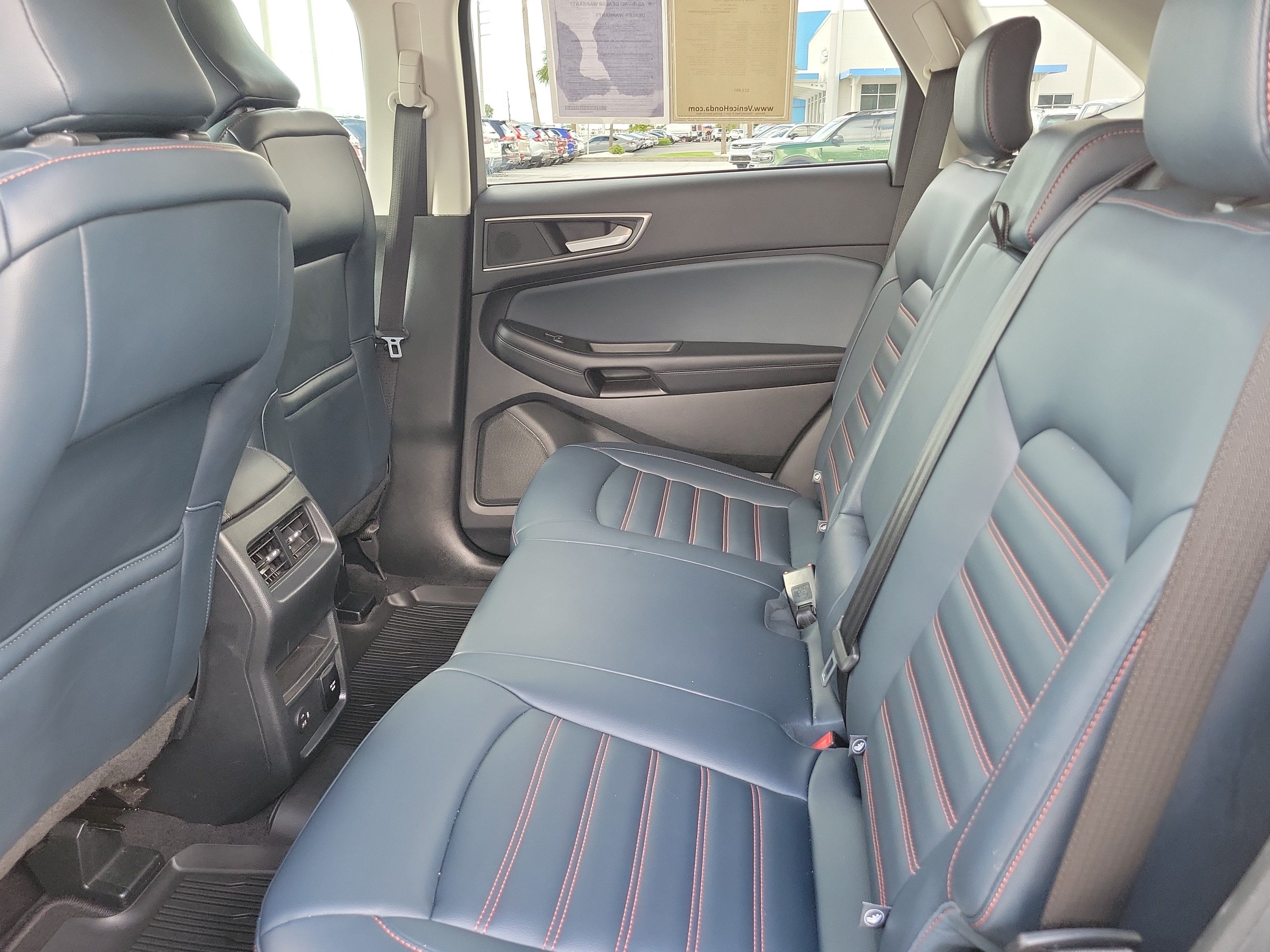 Used 2022 Ford Edge SEL w/ Sport Appearance Package AWD/4WD image 12