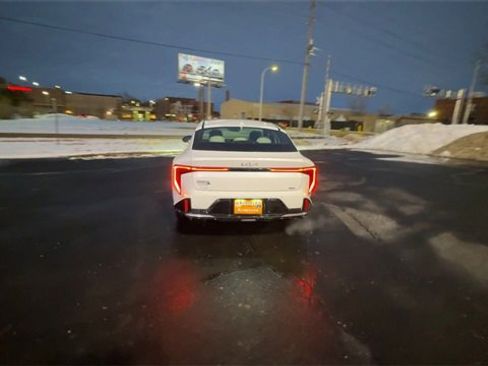 Used 2025 Kia K4 GT-Line Turbo image 7