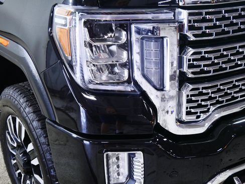 Used 2022 GMC Sierra 3500 Denali w/ Denali Black Diamond Edition AWD/4WD image 16