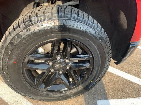 Used 2020 Chevrolet Silverado 1500 LT Trail Boss AWD/4WD image 36