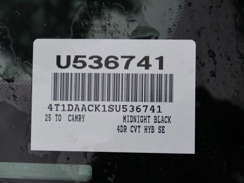Used 2025 Toyota Camry SE FWD image 7
