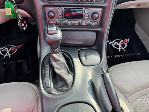 Used 2000 Chevrolet Corvette Convertible w/ Memory Pkg image 34