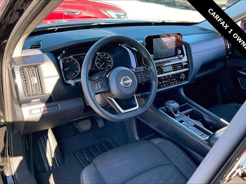 Used 2022 Nissan Pathfinder S image 16