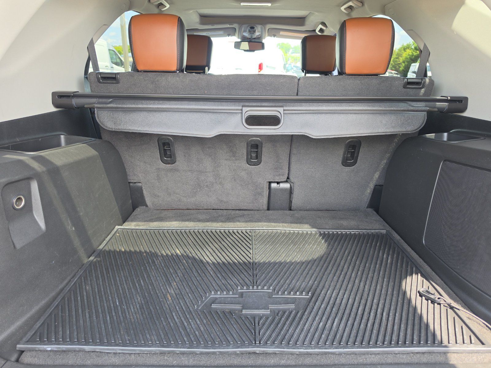 Used 2017 Chevrolet Equinox Premier w/ Enhanced Convenience Package FWD image 19
