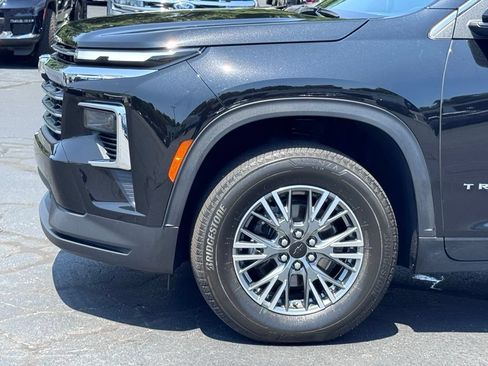 Used 2024 Chevrolet Traverse LT FWD image 38