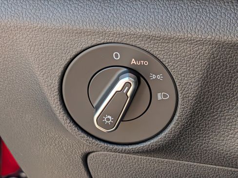 Certified 2025 Volkswagen Jetta Sport FWD image 26