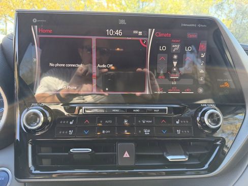 Used 2021 Toyota Highlander Limited image 26