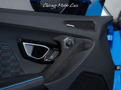 Used 2023 Lamborghini Huracan Tecnica image 19