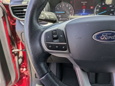 Used 2021 Ford Explorer XLT w/ Equipment Group 202A image 30