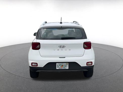 Used 2026 Hyundai Venue SEL FWD image 12