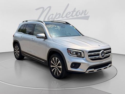 Used 2020 Mercedes-Benz GLB 250 w/ Premium Package image 8