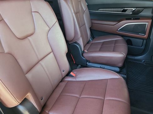 Used 2023 Kia Telluride SX image 19