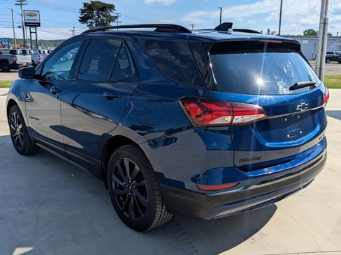 Used 2022 Chevrolet Equinox RS AWD/4WD image 2