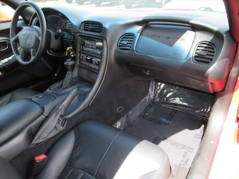 Used 1998 Chevrolet Corvette Convertible w/ Performance Handling Pkg RWD image 11